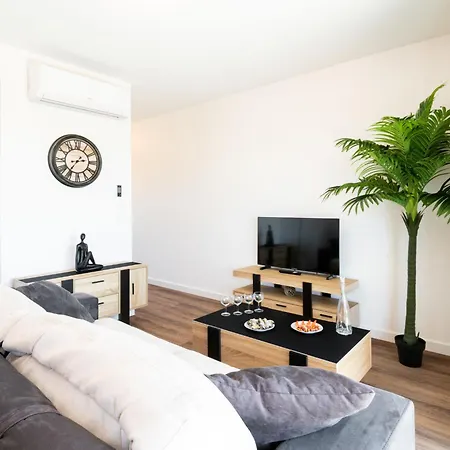 Apartment Jade Et Elena-1 By Interhome *