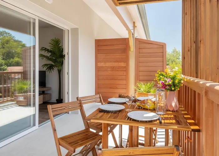 Jade Et Elena-1 By Interhome شقة *