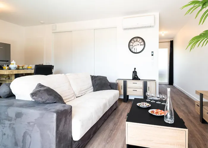 Jade Et Elena-1 By Interhome